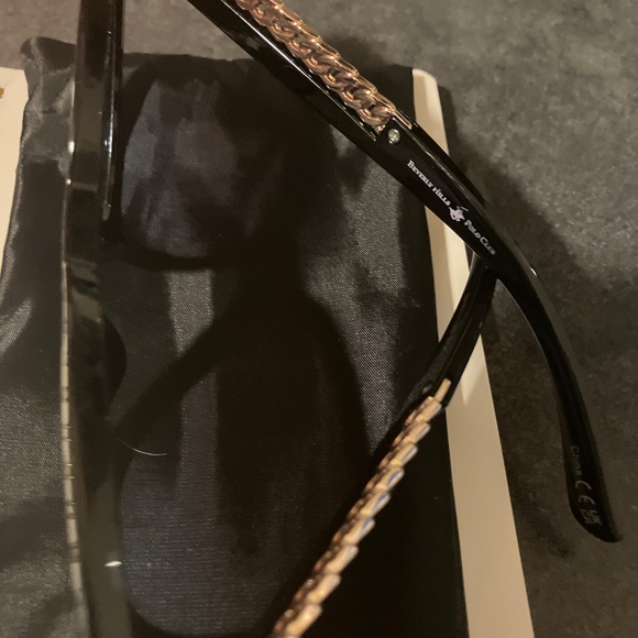 Beverly Hills Black Cat Eyes Sunnies ?️ main image 7